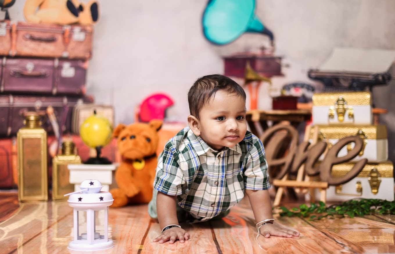 Eyes Pixel Professional Candid Photographer