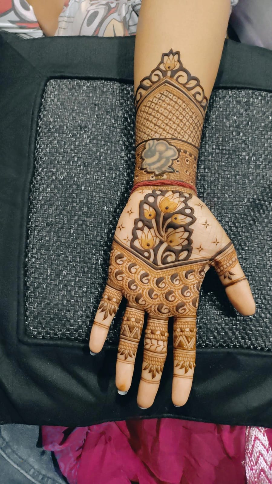 Janvi Mehndi And Nails