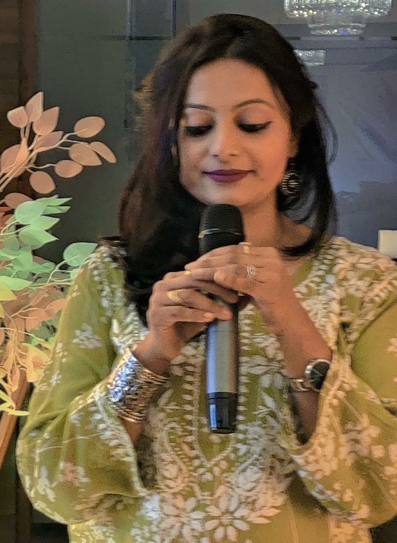 Anchor Priya Jain